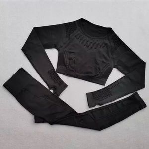 A black two piece  gym set